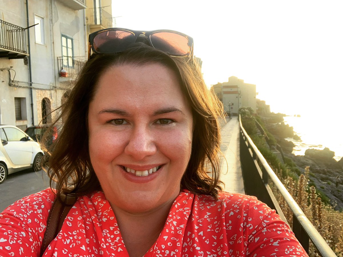 Helen Vass tweet media