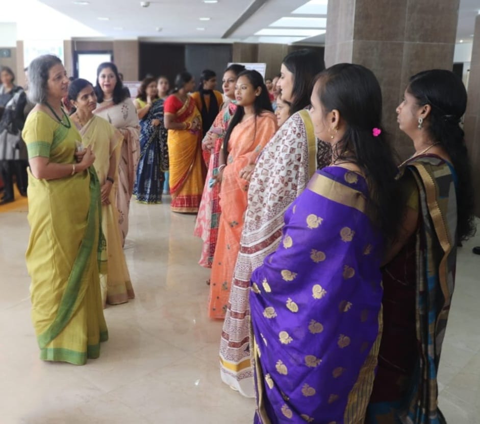 OfficialAwwa's tweet photo. ‘Be #Happy, Be You’
As part of #AWWA outreach 
Mrs Archana Pande, President #AWWA interacted with the beneficiaries of #Bhatinda Military Station. https://t.co/zbUGxqsMya