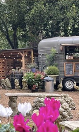 frog_vintage's tweet image. Lots of lovely stalls set up for today’s antique, vintage &amp;amp; craft fair. Hop on by &amp;amp; enjoy a relaxing browse with hot &amp;amp; cold drinks &amp;amp; delicious cakes available from Albert’s Coffee Bar

We look forward to seeing you 😊🐸🧋

#vintagefrog #antiques #vintage #craft  #gomshall #surrey