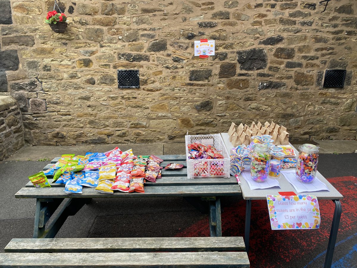 MissHopkinsAVPS's tweet photo. Join us at our Summer Fair today… 12-2pm! Live music and fantastic stalls!! @AbbeyVillagePS https://t.co/ytE5Nes9ZO