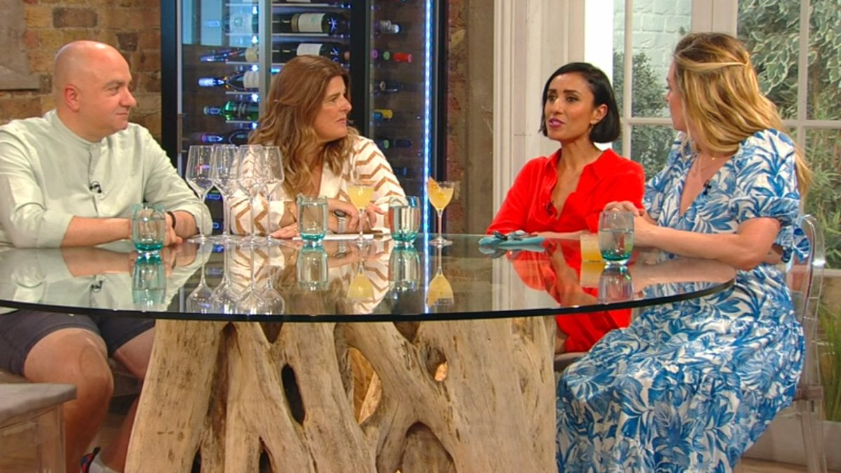 Great to hear <a href="/itsanitarani/">anita rani</a> talking about dfferent generations of women in her novel on <a href="/SaturdayKitchen/">SaturdayKitchen</a> #SaturdayKitchen We love stories like this as being lifted by the shoulders of our ancestors powers us. The older generation of women should never be forgotten Great ending💖