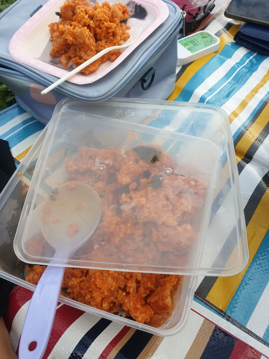 Linameoww_'s tweet photo. Picnic with friends hehe lez goooo @softieeyoongii & Dan
Our plans is to cook food at home and bring it but Idek how to cook xD so I bought some desserts instead ๐ค
If you're wondering what food is that its Kway teow goreng yummy hehe
#food #at #assland https://t.co/NVQQBaFH78