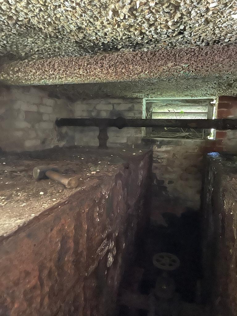 dptanks's tweet photo. We are about to start a project in Surrey where we are removing two fuel tanks from within a vault. They are amongst the worst condition tanks we have seen. Careful planning will be needed to extract the waste fuel without the tank rupturing! But it’s not a problem for our team. https://t.co/ljp7O0ID4p
