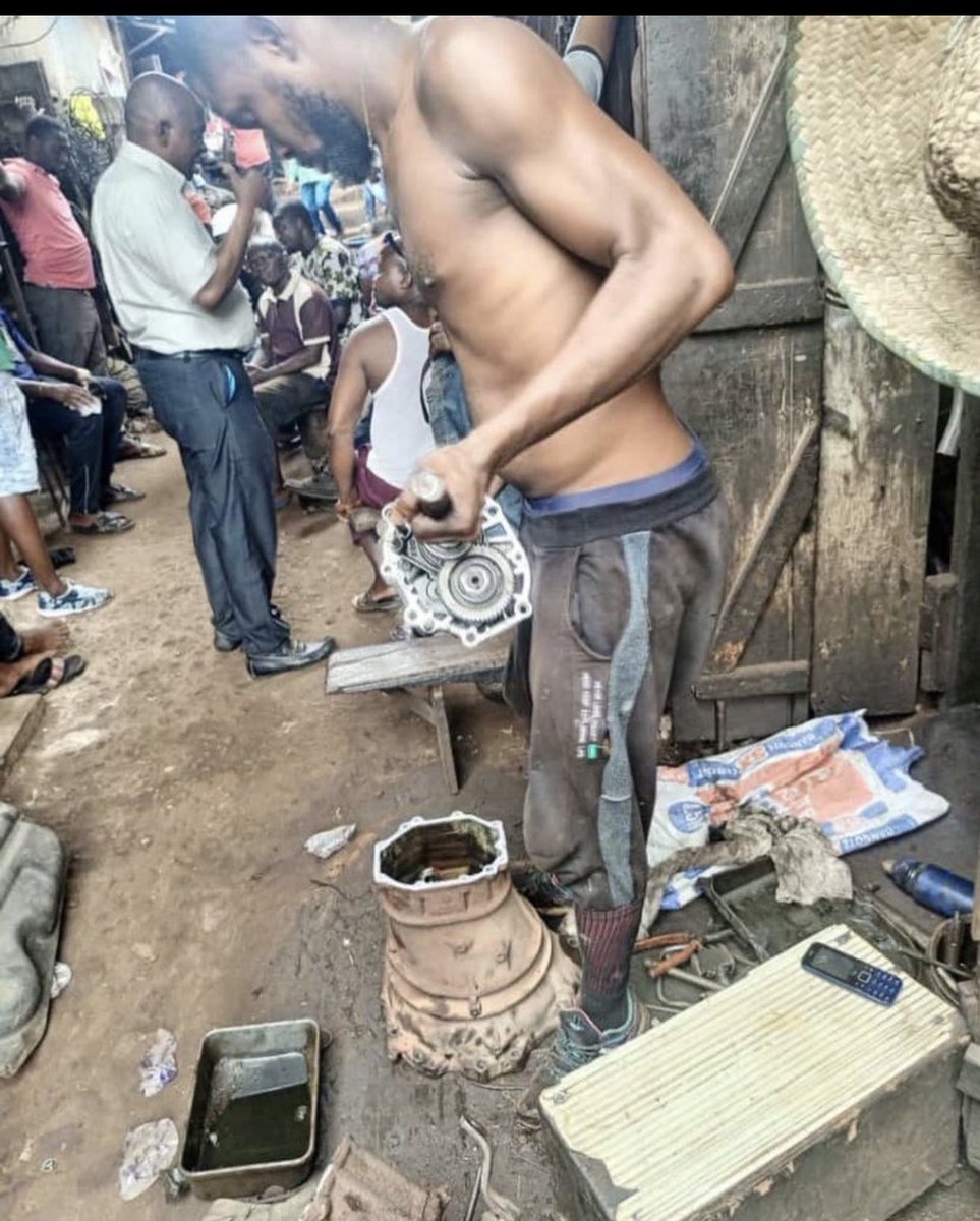 kalgo_idris's tweet image. Elllu ppp Obi, Obi nwannem Obi kererenke… Obi no give am shishi, @AishaYesufu collect una money carry her husband go flex in UK. Una see una life, labour in pain