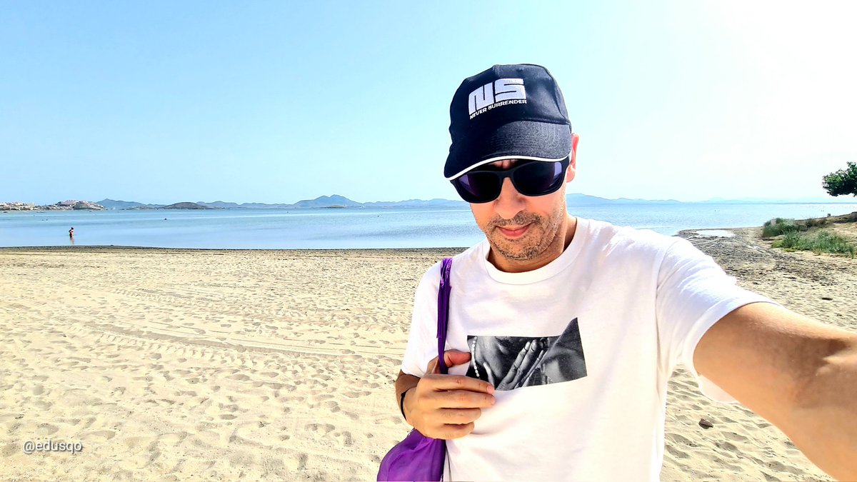 edusqo's tweet photo. Protegiéndome del ☀️ de Murcia con mi gorra @fneversurrender. ¿Aún no conoces este proyecto pionero en beneficio de los pacientes oncológicos?
Échale un ojo, https://t.co/5DLXaE7hTU
Yo ya me hice socio.
#VladiatorNeverSurrender #Vladi https://t.co/C4DWVxj8aV