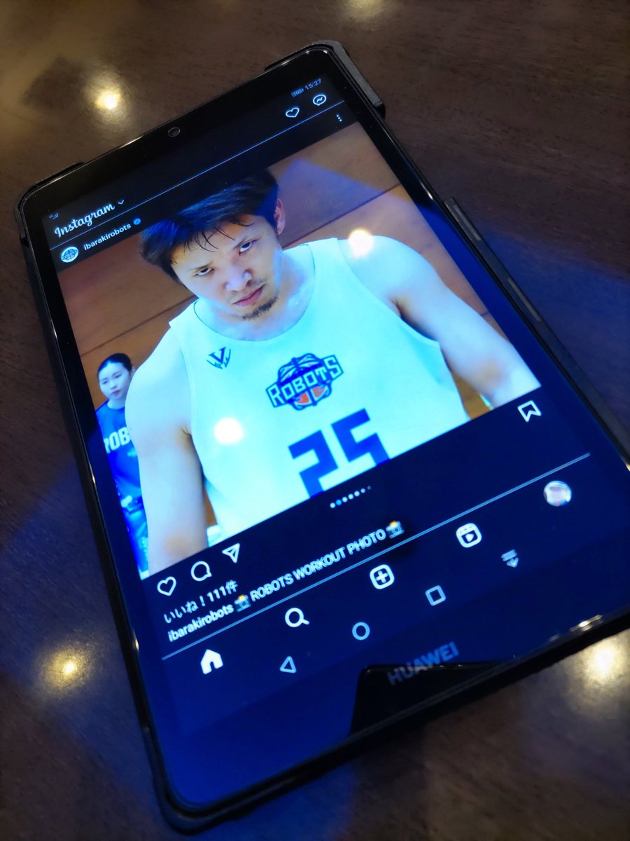 acchi_official's tweet photo. 久々に8時間寝て、すっごく遅い休日ランチを #PROCAFE で☕
今日はミラノ風ドリア🥘
デザートは後程🍨
店内で思わず吹き出したラオの顔🤣
なんと店内に #富樫勇樹 と #河村勇輝 のサイン入りタペストリー😱‼️
#Jms で買い物して #Coleman の保冷バック頂きました🥤
内窓の汚れ落としたかったのだ💦 https://t.co/N2F4TTeNJw