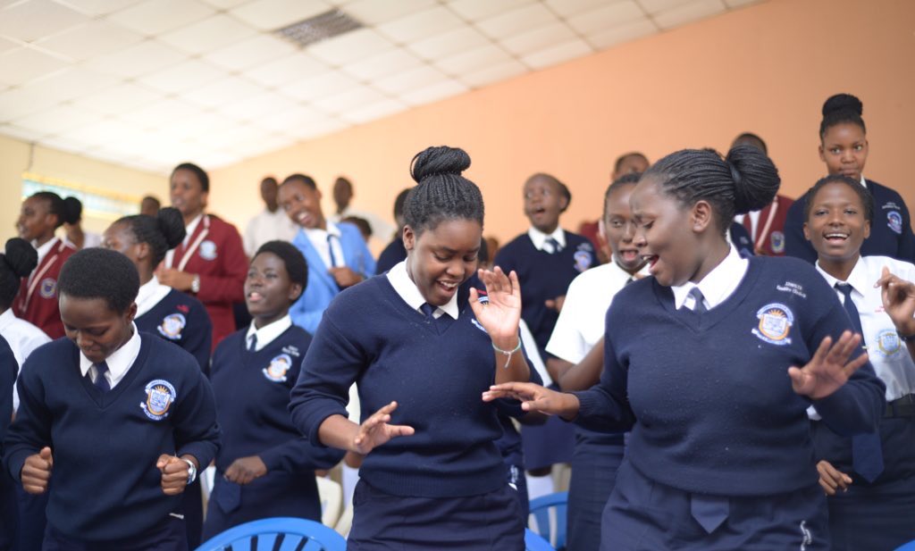FullGospelMak's tweet photo. Every badi les go les go 🎉💃🏽🕺🏽 #HypeSession with @SabulaNationUG #MFGCHighSchool #ResetAndRestart https://t.co/2AGo9sZUI9