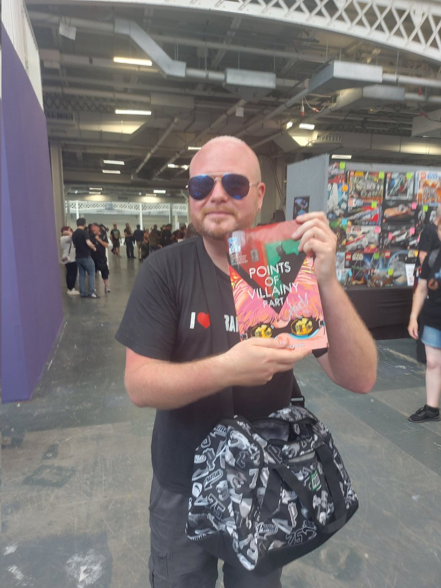 I just met <a href="/MintComedicArts/">Minty Comedic Arts</a> 
HUGE fan of this man, he bought Points of Villainy Part 1 and asked me to sign it! Honoured. 

Check his YouTube channel below!