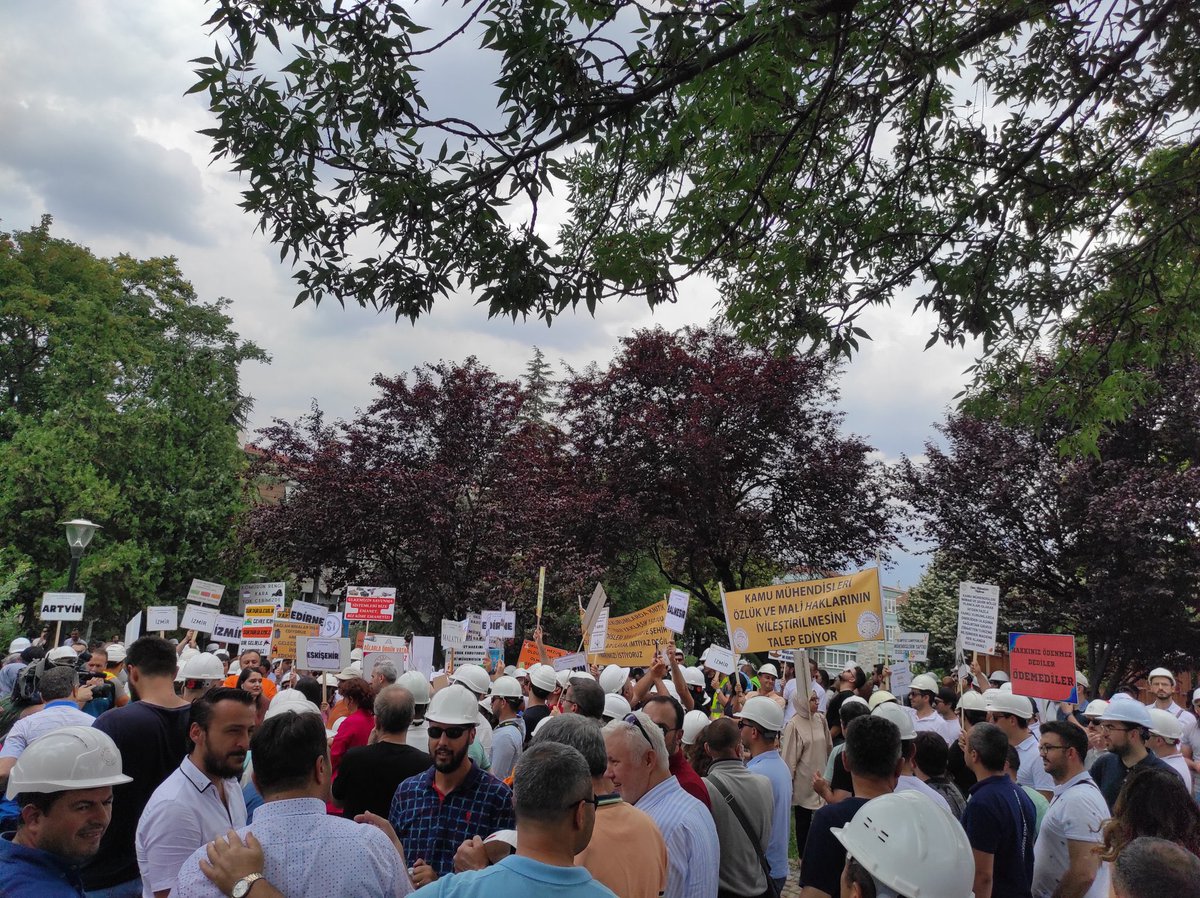 Kamu Mühendisleri, Mimarları, Şehir Plancıları ve Emeklileri Anıtpark’ta  buluştular 💪❤️🇹🇷👷‍♀️👷🏼‍♂️

Mühendislik mesleğinin itibarı için alanlardayız…

<a href="/kaMUhendisleri/">Kamu Mühendisleri Platformu</a> @Kamuhder 
#KamuMuhendisleriBuluşuyor