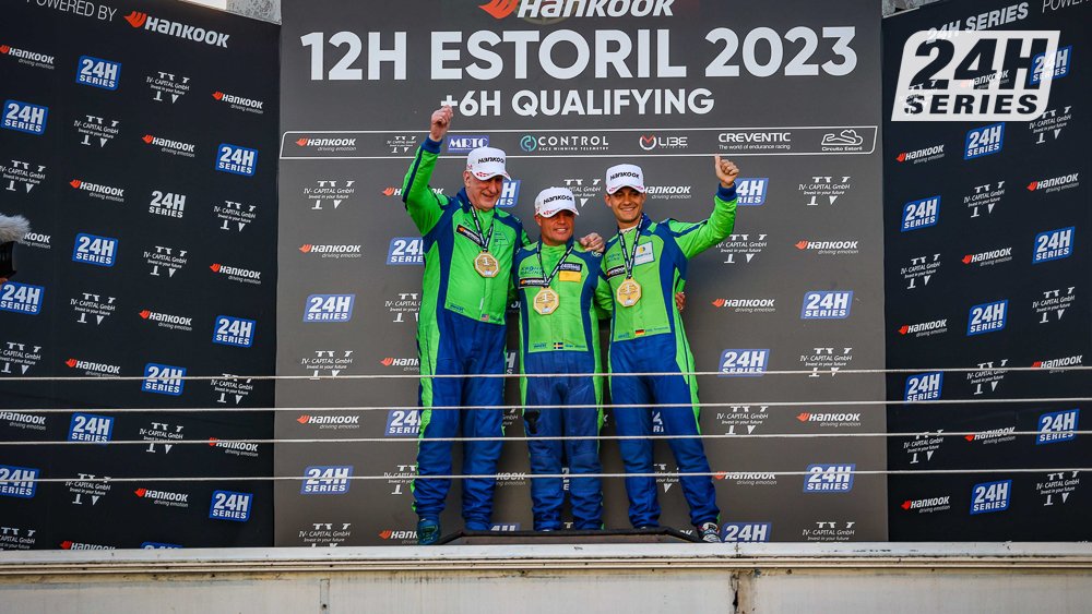 24HSERIES's tweet photo. #24HSERIES | Pass for position on-track as #RPMRacing (907) - yesterday's 6H Qualifying Race class winner - moves ahead of #HRTPerformance (967) for the lead in 992-Am.

Up ahead, #RedAntRacing (903) continues to lead 992 overall. 

#12HESTORIL #Porsche https://t.co/RfhIGj0Cw7