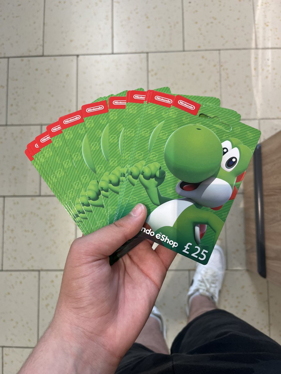 pharaoh10k's tweet photo. ♻️ + ❤️ and follow giving away some to people https://t.co/xD9nUlExqD