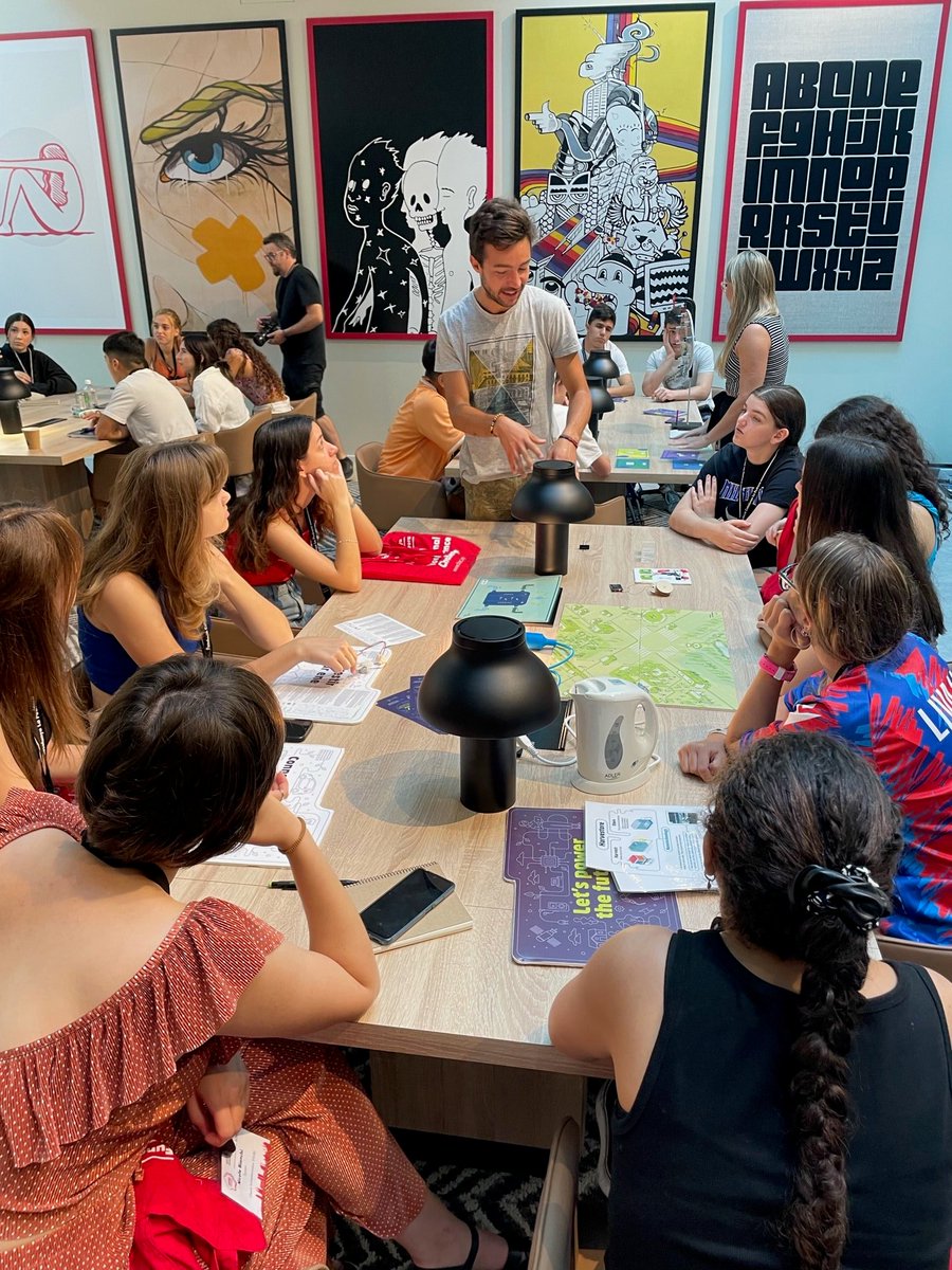 #today <a href="/atlab15/">AT lab</a> <a href="/IREC_Energia/">IREC</a> researchers are organizing a practical workshop with the 1⃣0⃣0⃣@PedreraScience #BIYSC2023 students!
They will explore nanomaterials, IoT and renewable energy to empower sustainable urban development - with <a href="/EpiStore_eu/">EpiStore</a> + <a href="/harvestoreEU/">harvestore</a>!
<a href="/energiacat/">Energia</a>