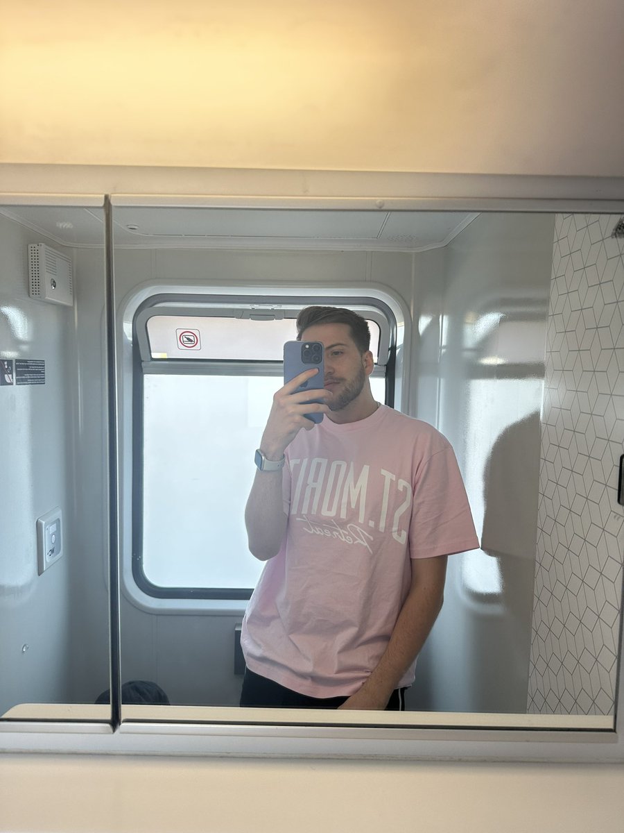 bttmkingg's tweet photo. See ya at the cologne Pride 23 #csd #cologne #of #Threads #fun #bottom #usa #Germany #fuck #dick #ass https://t.co/8mwo85f2Xj