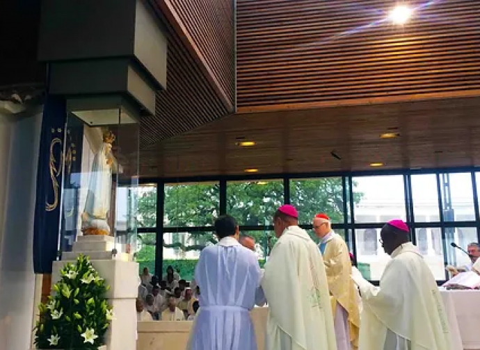lanuovaBQ's tweet photo. Il Movimento Sacerdotale Mariano e i 50 anni del Libro blu
»🗞https://t.co/gUUdRFJ25v https://t.co/XmoMlvYagL