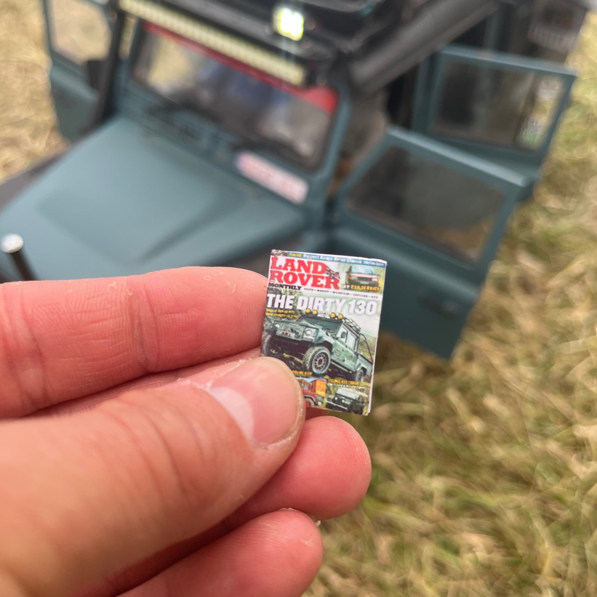 LRMonthly's tweet image. How cool is this? Intricately detailed 1:10-scale Defender 130 complete with tons of accessories including a mini copy of LRM! Show off your R/C builds by commenting or tagging #scale #radiocontrolled #defender130 #defender #scaleoffroad #littlelandrovers #lrm #landrovermonthly