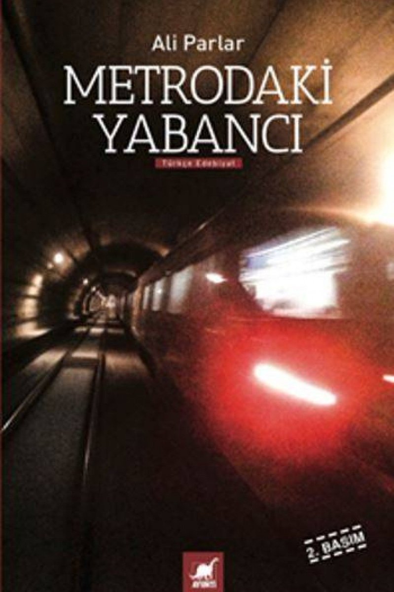 edebiyatsuc's tweet photo. Metrodaki Yabancı’da eski bir siyasi suçlunun başına gelen olaylar anlatılıyor. Nefes kesen bu polisiye anlatının gerisinde geçmişle hesaplaşmalar, iç muhasebeler, hayal kırıklıkları işleniyor. 25 yıllık yarı sürgünlük yaşamından sonra ülkesine dönen Selçuk Pekmezci’nin çantası.. https://t.co/HgCkcYTBsA