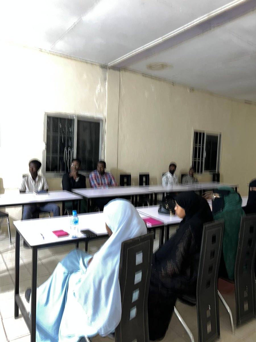SimoodiLimited's tweet photo. @SimoodiLimited. Our first training last night in #Borama for youth &amp; women's empowerment in leadership.
Join us as we are on a journey to transform and bring digital opportunity 
More training to come such as A.I. certificate and coding.
#Somaliland #helpingothers #Immigration https://t.co/aY77bCvDWA