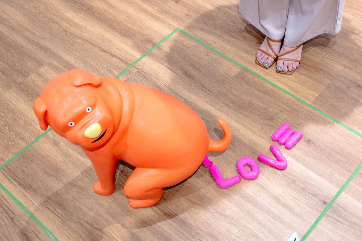 Badass that I love คือ นิทรรศการเดี่ยวครั้งแรกของ PNK.FF (Froyd- Praenika Sinkanarak) นักวาดภาพประกอบผู้หลงใหลในความน่ารักของน้องหมา ที่ใช้มุขตลก และตัวละครสัตว์ (99% เป็นน้องหมานั่นแหละ) ในการเล่าถึง เรื่องราวใกล้ตัว ที่สามารถพบได้ทั่วไปในชีวิตประจำวัน