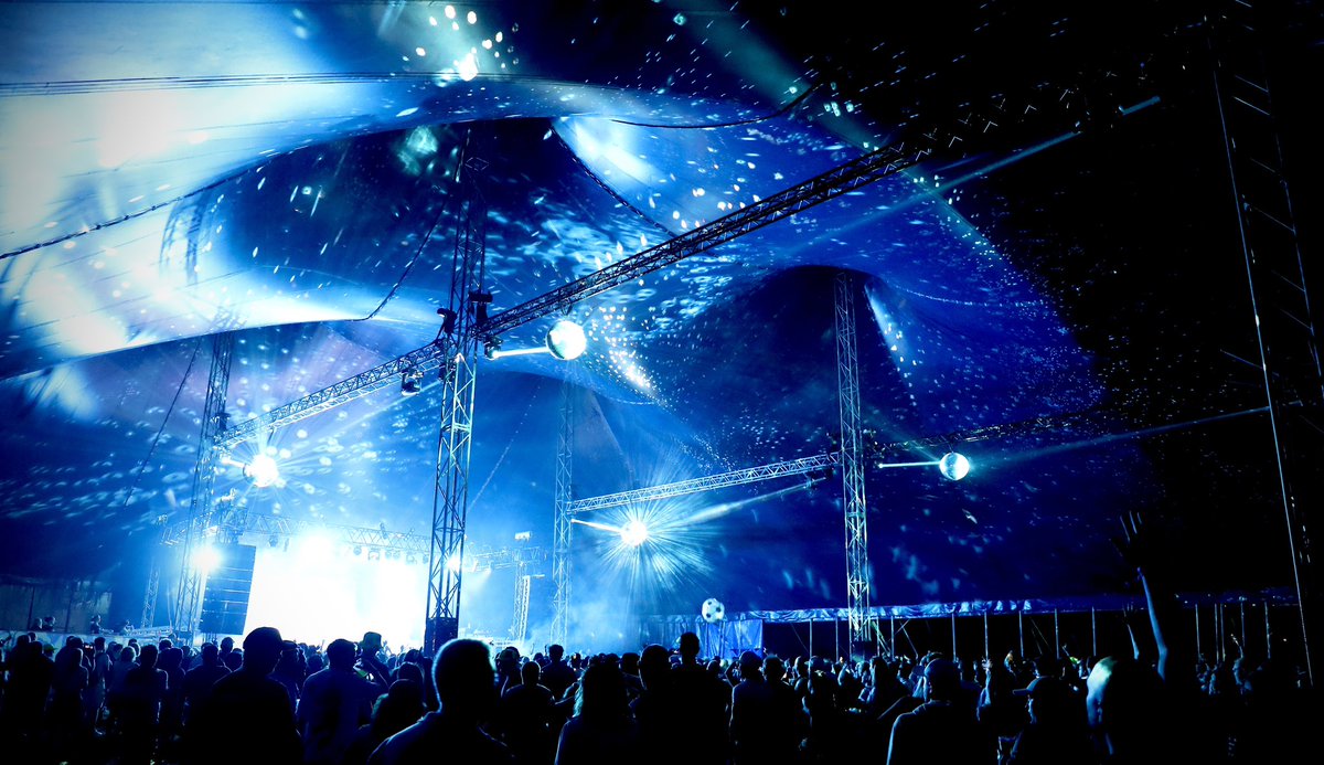 MissDiscoUK's tweet photo. A massive THANK YOU to the absolutely incredible F1 crowd at Silverstone Woodlands last night! It really was one of the best gigs we’ve ever played. Until next time… x
💃🏽🏎️🏁🕺🏻🍸🙌
#missdisco #silverstonewoodlands
#F1 #bestcrowd #disco #party
(📸 Martin Porter) https://t.co/QM5pp53CXM