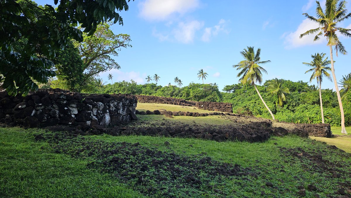 sujiseam's tweet photo. #WallisEtFutuna souhaite concentrer l'appui budgétaire de l'#UnionEuropeenne sur le tourisme durable.

A ne pas manquer : le plus grand fort tongien du #Pacifique, le lac de cratère de Lalolalo, les pirogues traditionnelles et le magnifique lagon. https://t.co/rUuouESAQw