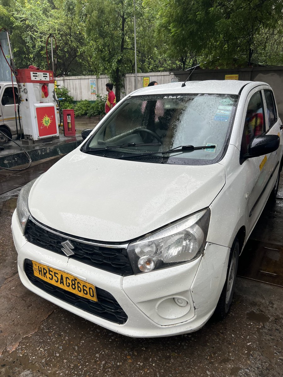 girlworldmap's tweet photo. @Uber_India Drivers and Scams in Heavy Rain!

Please read the entire thread to know how these people are charging wayy more than what actually the price shows. https://t.co/PHT4TXPekd