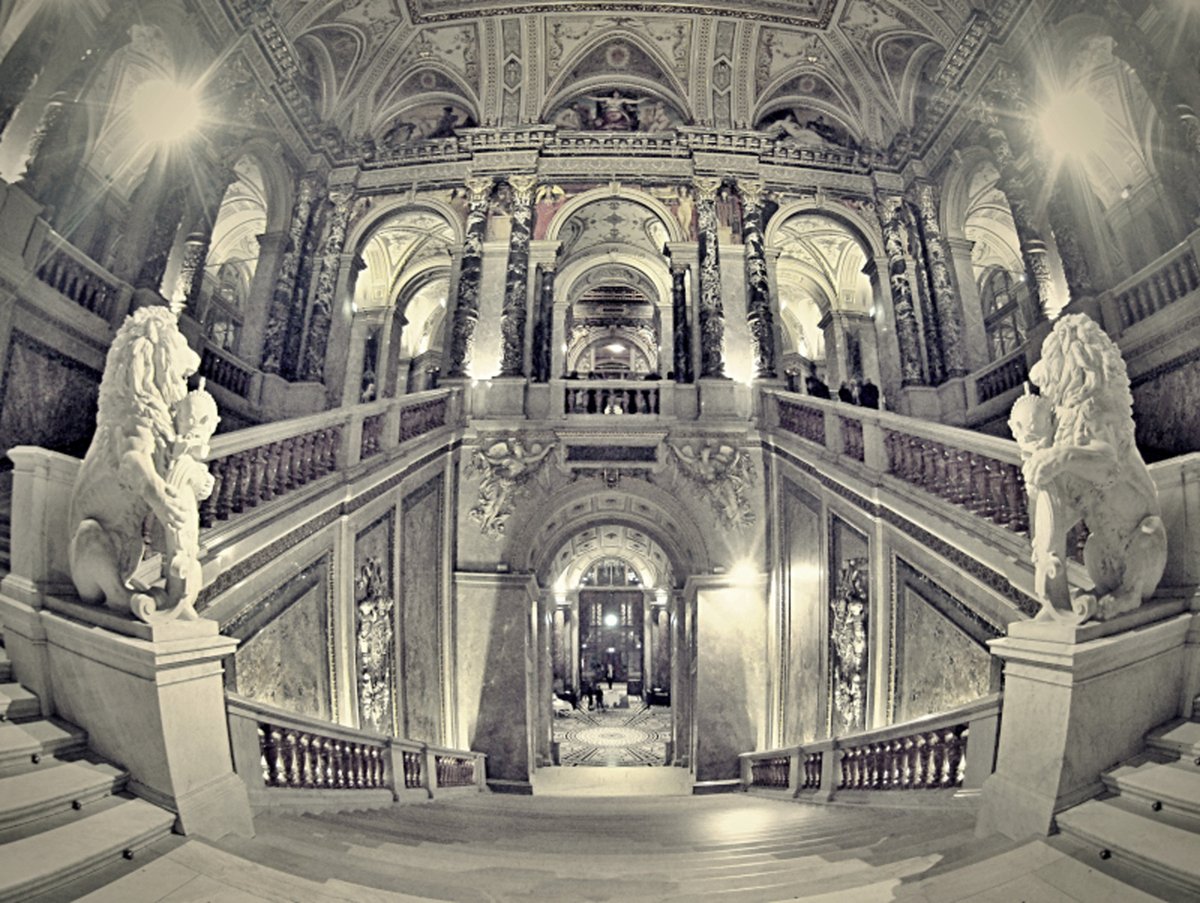 apex_archive's tweet photo. Festtreppe im Kunsthistorischen Museum Wien.
#museum #Vienna #histroic #historisch #treppe https://t.co/5C2BFxKxhC