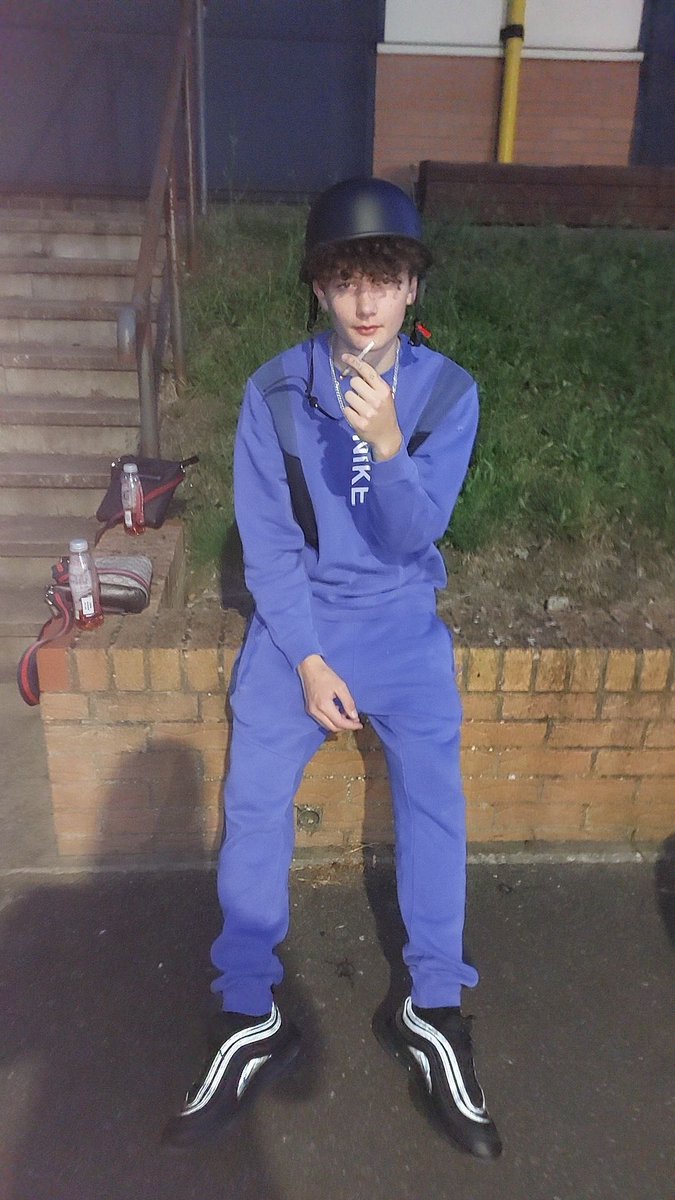 masterbarry02's tweet photo. Anyone wanting to do real time meets that can drive and live near Warwickshire hit me up in the comments you pathetic little bitches 👿👿 #rtverification #findom #rtgame #scallymaster #scallydom #chav #kissmyairs #sneakermaster #badmastersboys #cashmaster https://t.co/YMTPO3x7RA