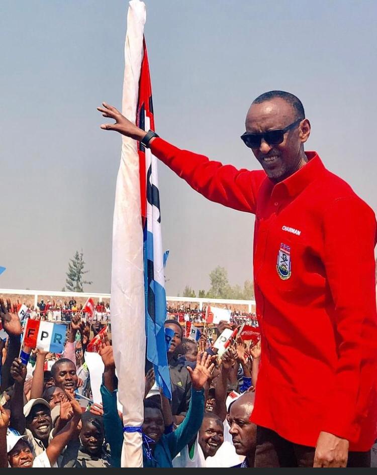 gateraalpha12's tweet photo. Urubyiruko ubu rwujuje imyaka 29 bahamyako umuyobozi bazi ari @PaulKagame kandi ko baganiriye n'abakuru bagasobanukirwako aribwo bwambere mu mateka abanyarwanda bamaze imyaka 29 baryama bagasinzira, umuntu akava mu karere akajya mu kandi nta rupapuro rw'inzira asabwe.

Thread 1 https://t.co/dJ2paQ5Y1o