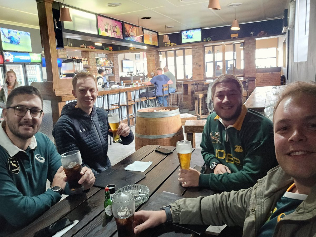 As jy nie kan byhou nie, hou net vas. <a href="/ruanaucamp16/">Ruan Aucamp</a> <a href="/pieterjacobs16/">Pieter</a> <a href="/charlesG_15/">Charles</a>