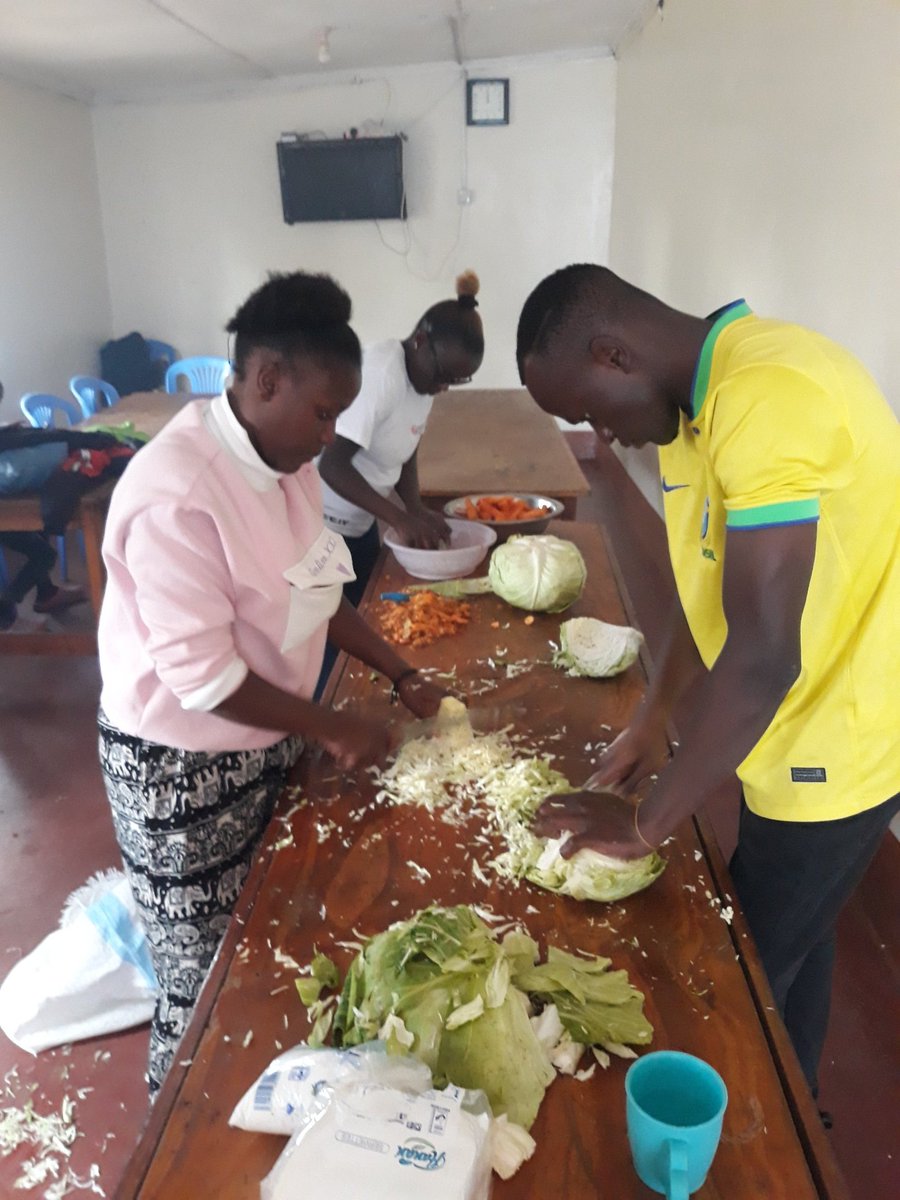 Mseto_Fc's tweet photo. Our away match today was to feed the less fortunate in our community. Our club members took part in this noble course. This is an activity we do every month in line with our objectives.
#MsetoNdioBest https://t.co/hwDCSAE1sy