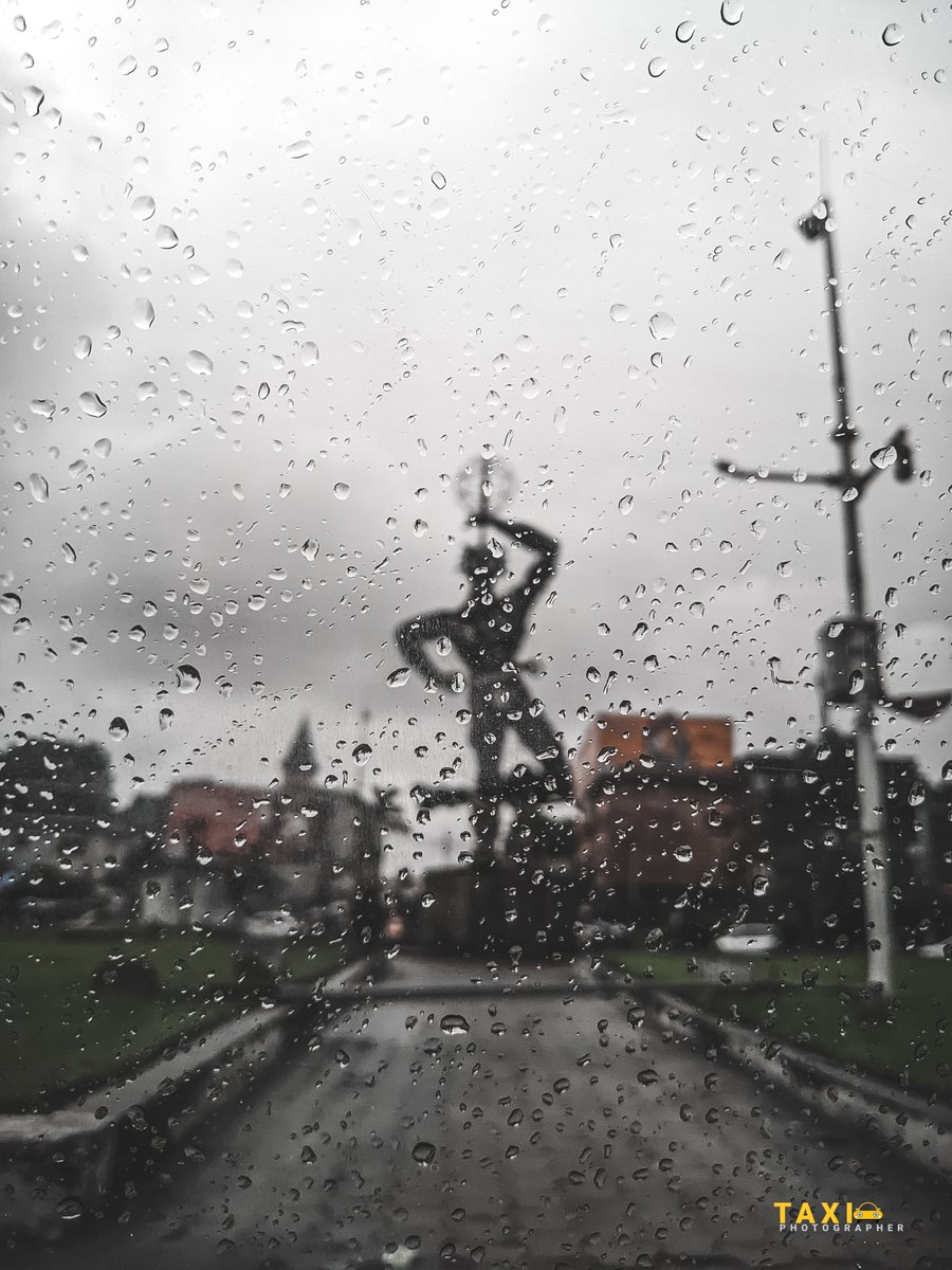 chi_ernest's tweet photo. Moody Weather 🌧️
📍 Deido 🇨🇲
#TheTaxiPhotographer 🚖📷 https://t.co/YvCbcJhdXE
