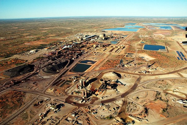 OperadorNuclear's tweet photo. «La minería de uranio causa cáncer de pulmón. Las renovables son más limpias»

El mayor depósito de uranio en el mundo es la Olympic Dam de Australia. También es una mina de cobre, mineral esencial para la electrificación y los aerogeneradores; y plata, básica en paneles solares. https://t.co/eJ3UHM7crI