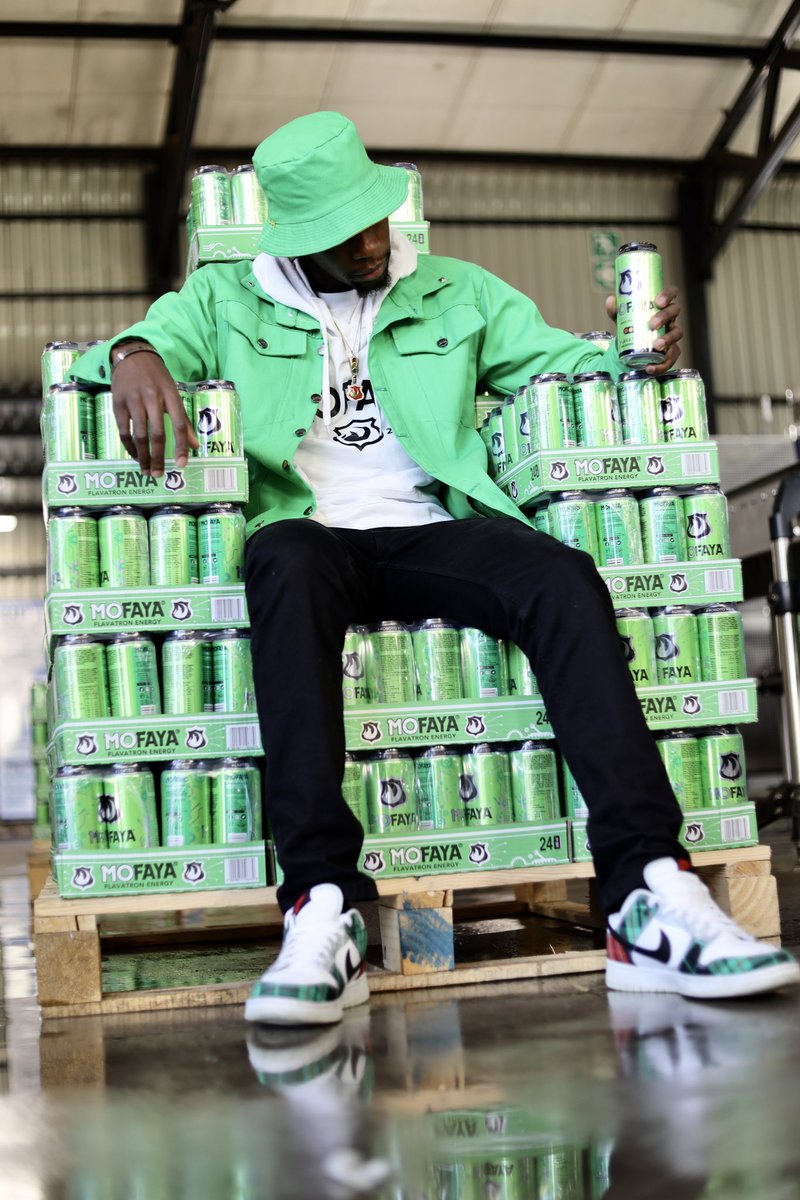 Roboto x3 tweet media