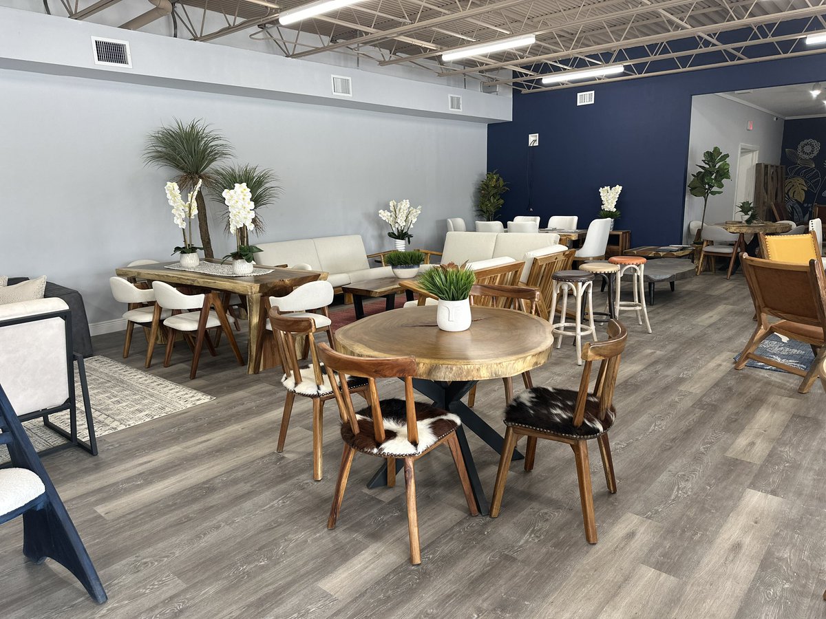 CastanoLiving's tweet image. Hola, somos nuevos en Twitter, dame un RT para darme a conocer, estamos en 2882 N Federal Hwy, 33431 Boca Raton Fl. @ArgiroCasta888.