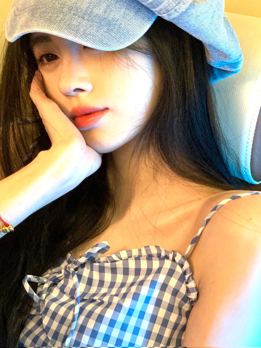 还是鞠妈的自拍更顶更会榨🤤 https://t.co/lAXjhHsDSH