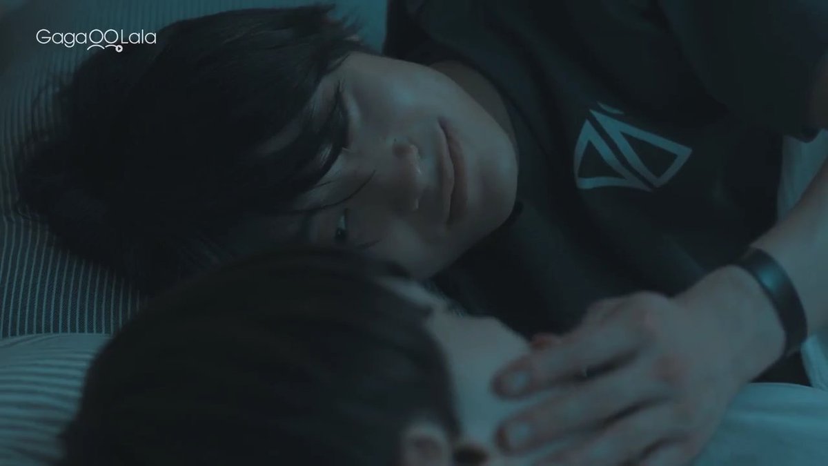 KeisGlasses11's tweet photo. this scene alone was so comforting and makes me want to cry because KazuRen's love for each other is truly immeasurable 😭

Also, Yuki and Aloha's face card never declines. such beautiful men frfr ✨

#４月の東京は
#TokyoInAprilIs 
#TokyoInAprilIsEP4 https://t.co/9UVJKGALdh