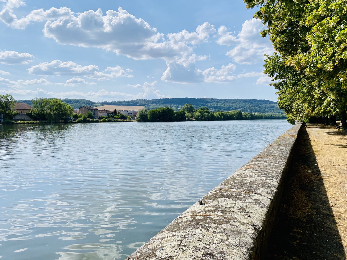 EmmanuelPierrat's tweet image. Une halte de fraîcheur et de calme dans la splendide Abbaye des Prémontrés de Pont-à-Mousson, en Lorraine, bâtie a compter de 1705 et où j'ai le bonheur de dormir ce soir au bord de la Moselle.

#abbayedesprémontrés #abbaye #lorraine
#pontàmousson #architecture #art #artreligieux