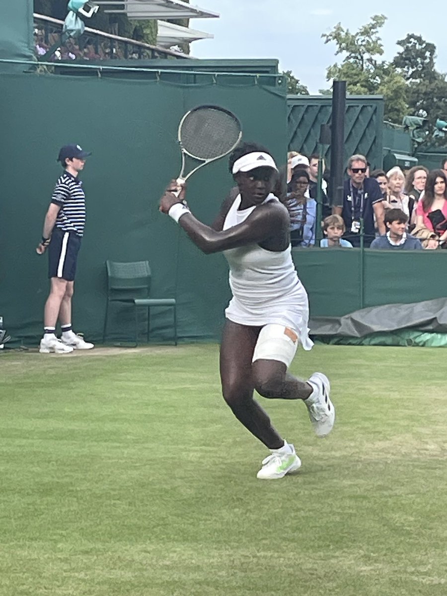 Nina Vargova (SVK) vs Hephzibah Oluwadare (GBR). 2 hours 45 mins of gripping play. So many deuce I lost count. 6-2 4-6 and now 5-6. Some amazing tennis. 
<a href="/Wimbledon/">Wimbledon</a> @bbcsport