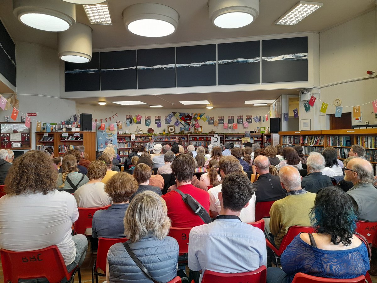Full house at #BantryLibrary for the incredibly inspiring Yeva Skalietska. Such a wonderful conversation between Yeva and Sarah Webb about her book You Don't Know What War Is: The Diary of a Young Girl from Ukraine. So lovely to meet Yeva and her grandmother 💙💛