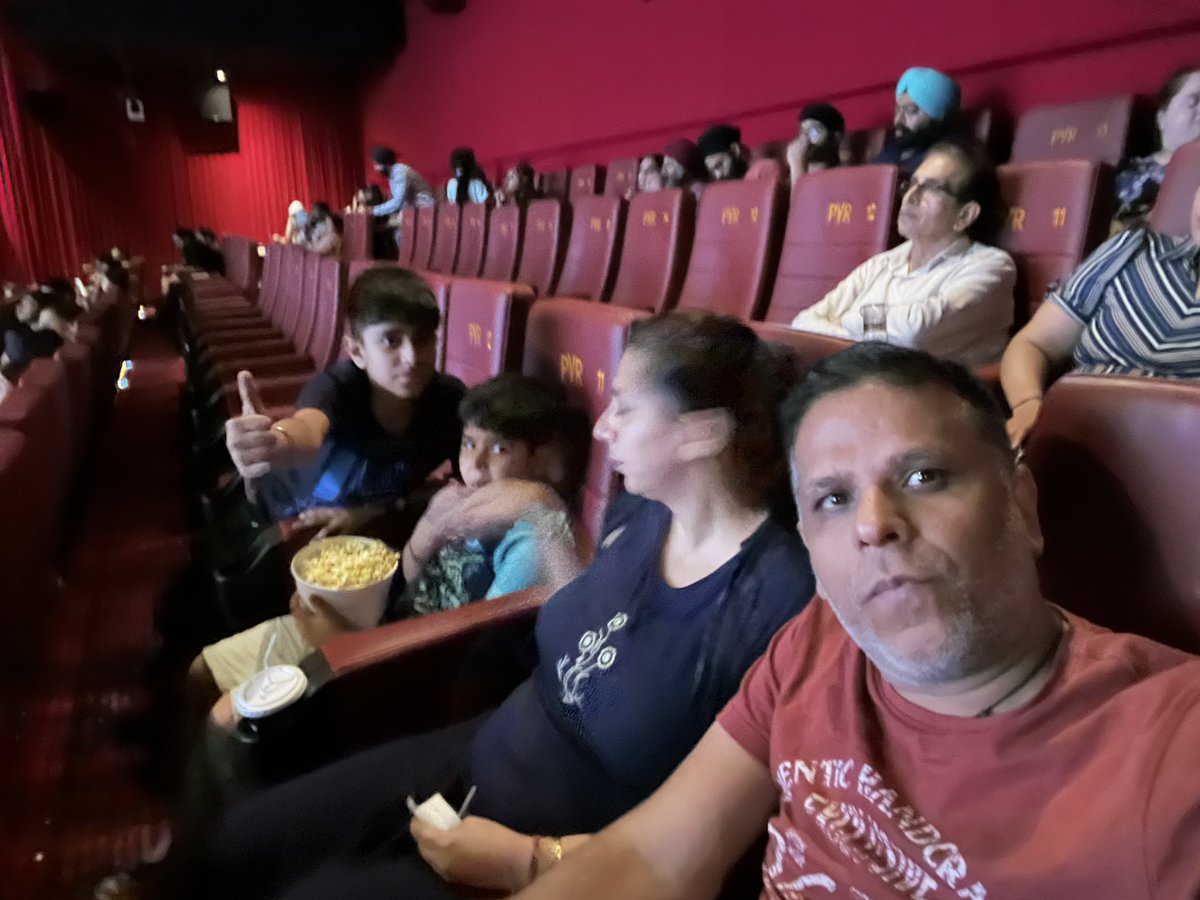 kapilthegr8's tweet image. #carryonjatta3 again on Saturday night #gippy