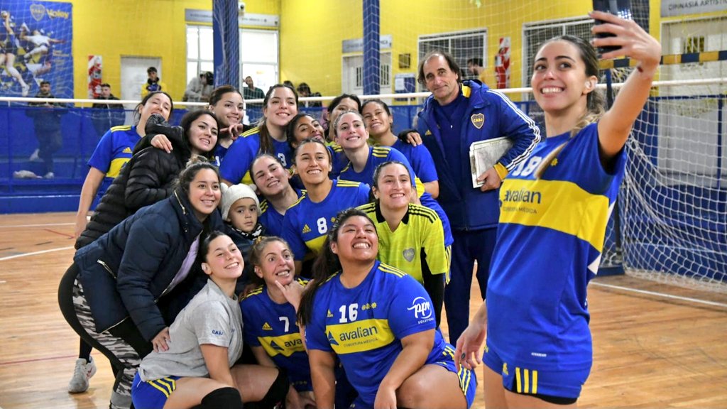 𝐇𝐨𝐲 𝟏𝟖.𝟎𝟎𝐡𝐬 𝐥𝐚𝐬 𝐝𝐚𝐦𝐚𝐬 𝐝𝐞 𝐭𝐞𝐫𝐜𝐞𝐫𝐚 𝐝𝐢𝐯𝐢𝐬𝐢𝐨́𝐧 𝐣𝐮𝐞𝐠𝐚𝐧 𝐜𝐨𝐧𝐭𝐫𝐚 𝐂𝐨𝐥𝐞𝐠𝐢𝐨 𝐰𝐚𝐫𝐝, 𝐥𝐚𝐬 𝐨𝐭𝐫𝐚𝐬 𝐩𝐮𝐧𝐭𝐞𝐫𝐚𝐬 𝐝𝐞𝐥 𝐓𝐨𝐫𝐧𝐞𝐨, 𝐞𝐧 𝐛𝐮𝐬𝐜𝐚 𝐝𝐞 𝐬𝐞𝐫 𝐜𝐚𝐦𝐩𝐞𝐨𝐧𝐚𝐬 𝐝𝐞 𝐬𝐮 𝐳𝐨𝐧𝐚. ¡Éxitos!💪

#DaleBoca 🔵🟡🔵