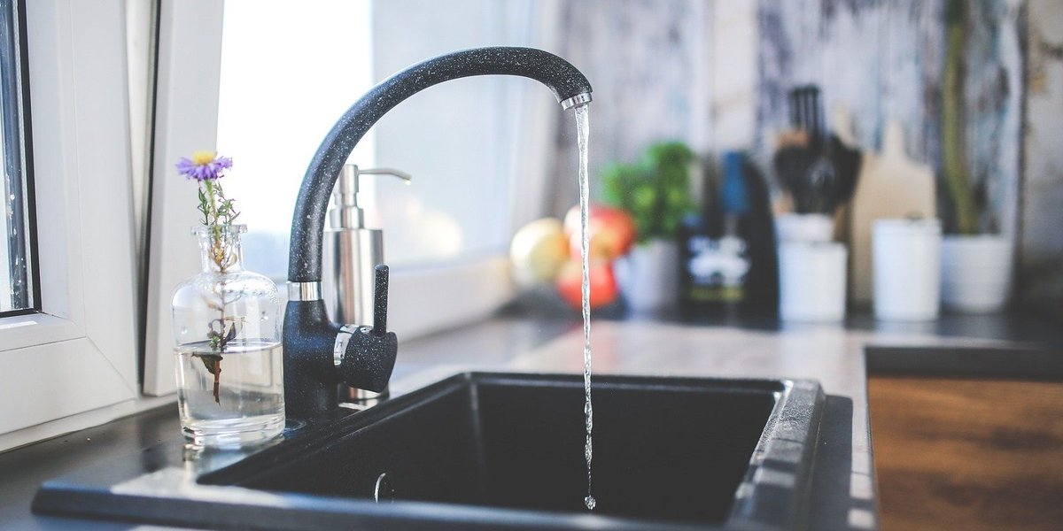 TheCreativeSell's tweet photo. Finding a good smart faucet can be easier with this guide. #hometech #automation  https://t.co/N1vtK7f5fv https://t.co/h7Js0hgvmy