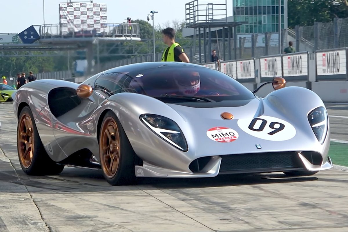 CarBuzzcom's tweet photo. Listen To The Incredible Sound Of The De Tomaso P72 At Full Throttle. That exhaust note is music to our ears. #sportscars #supercars #video Read: https://t.co/Z3yzIhM1sU https://t.co/Q32kAhSY81