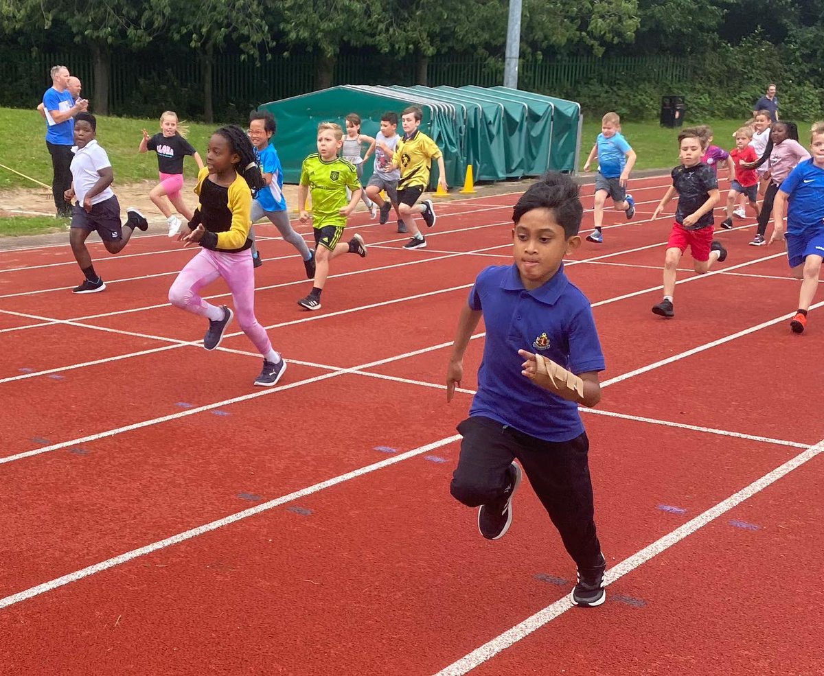 53rdBB's tweet photo. ๐ @McrBattalionBB Sports & Athletics Champions ๐
Such an amazing day - well done to all those that took part ๐๐ป
๐ฅ13 1st Place Certificates
๐ฅ10 2nd Place Certificates
๐ฅ8 3rd Place Certificates
#BoysBrigade #BBAdventure #BBWeekend #AdventureBeginsHere #LearnGrowDiscover https://t.co/uls6WuazSK