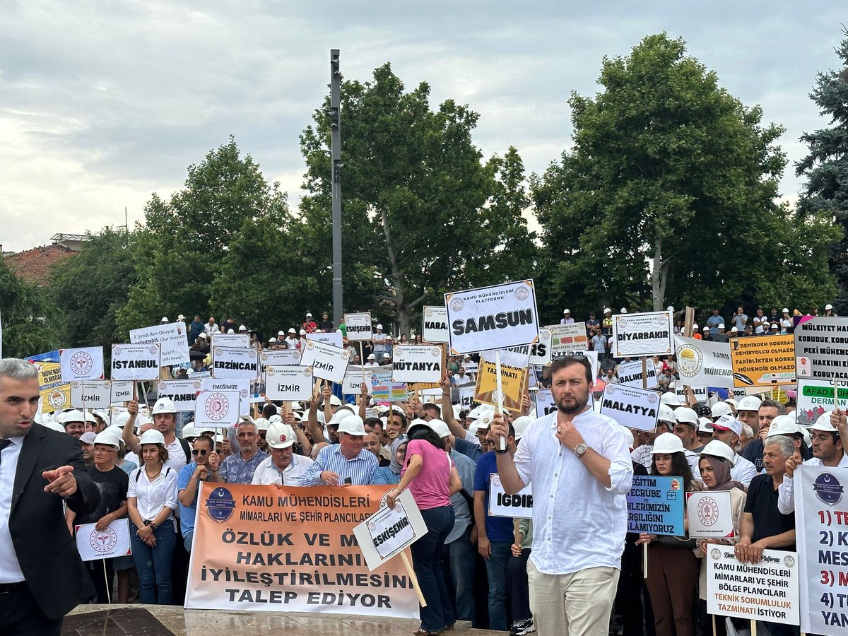 Bugün @kaMUhendisleri olarak haklı mücadelemiz için alanlardaydik.Muhendislik mesleğinin itibarına sahip cikan tüm meslektaşlarımıza teşekkür ederim.#KaMUhendisineAdalet