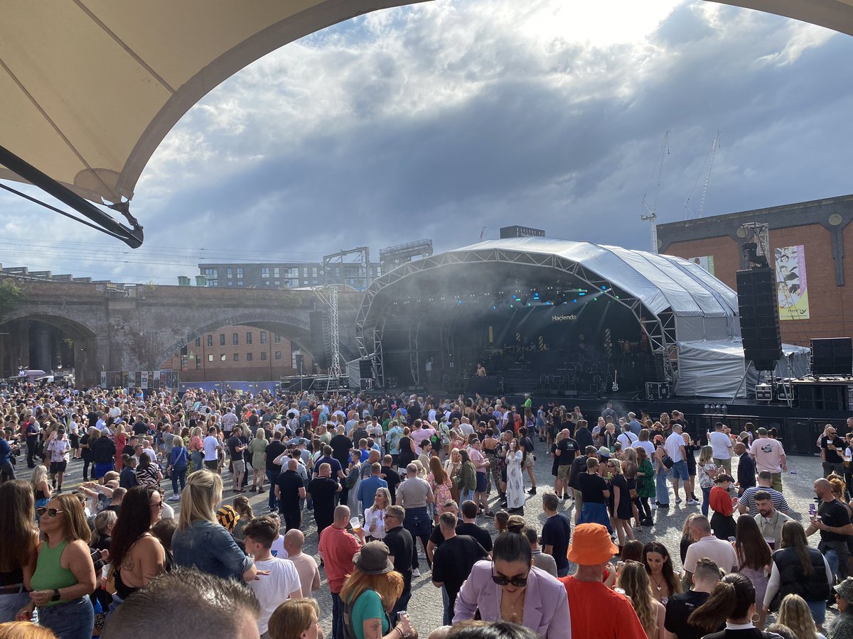 Oh what a beautiful sight! With @peterhook on the decs too 👌 @CastlefieldBowl #haciendaclassical