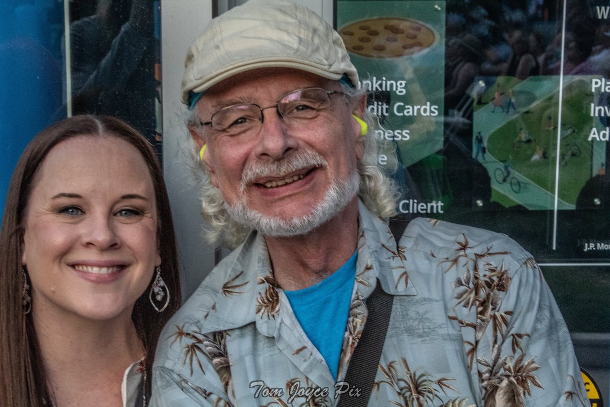 RosedaleTom's tweet photo. Zoofest 50 - Night 1 - People of Zoofest #zoofest #zoofest50 #zoobar #livemusicvenue #bluesfestival @ZOOBARFESTIVAL
see more at https://t.co/jHZ43FIZHE https://t.co/EO3CLDex87