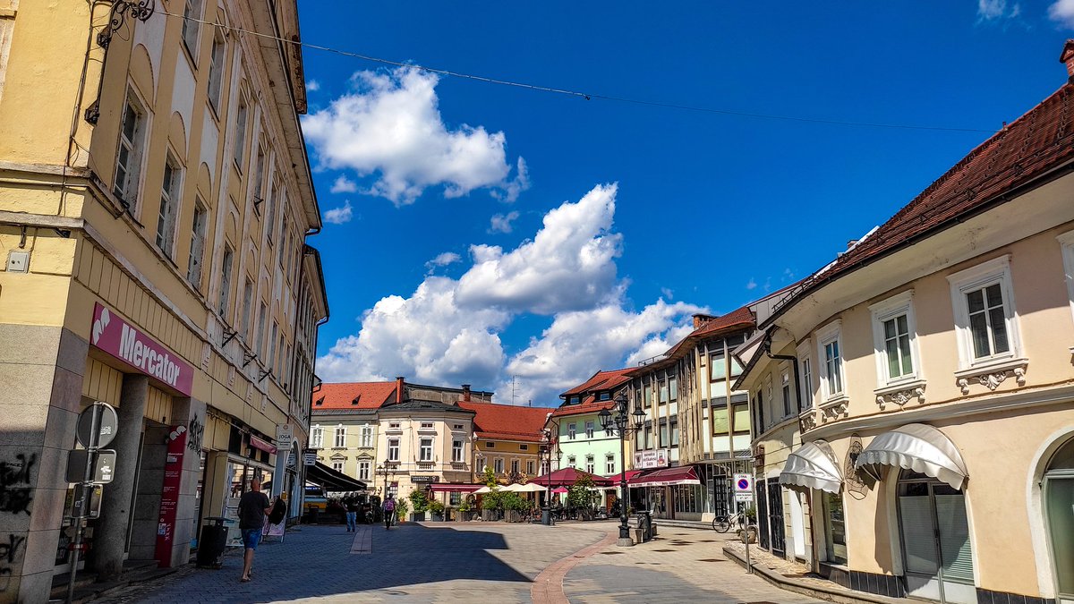 muamerkokajic's tweet photo. Kranju včeri 07.07.2023.

Lep vikend in Lep pozdrav.

#kranj #gorenjska #slovenija #poletje #nature #grad #narav #city #travel #visit #tourism #tour #street  #explorer #discovery #geographic #national #photography #vacation #promotion #place #country #life #nice #welcome #fyp . https://t.co/tQDmRcbqNJ