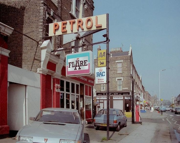 Knowledge of London on Twitter "Then & Now Leytonstone High Road in 1987, with Leytonstone