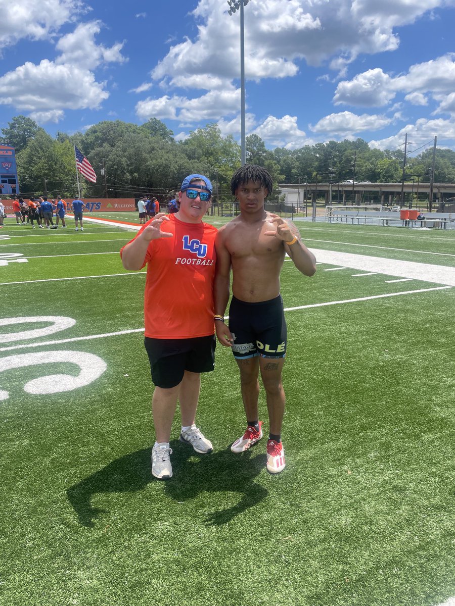 Had a great day🧡💙⁦<a href="/LCU_ftball/">LCU Football</a>⁩ camp learned a lot of new things ⁦<a href="/bubbagautreau_/">Bubba Gautreau</a>⁩ ⁦<a href="/Youngbullz22/">#YoungBullz Training & Recruitment</a>⁩